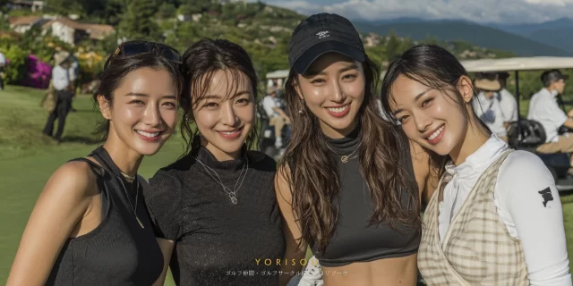 千葉市美浜区打瀬方面から参加した女性ゴルファー4人が、ゴルフウェア姿でバストアップになり、ラウンド後に和やかに微笑んでいる様子