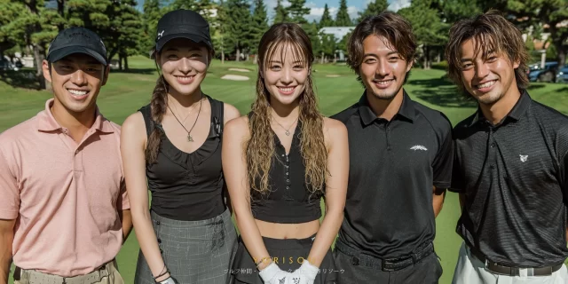 神戸市須磨区周辺のゴルフ場で、20〜30代の男女ゴルファー5人がゴルフウェア姿で明るく並ぶバストアップ写真