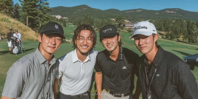 名古屋市緑区鳴海町のゴルフ場で、ゴルフウェアを着た30代40代の男性ゴルファー4人がバストアップで並び、和やかな表情を見せている様子